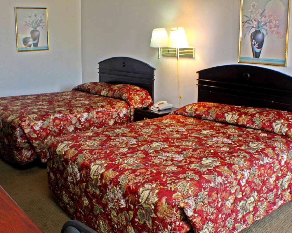 2 Queen Beds Non-smoking